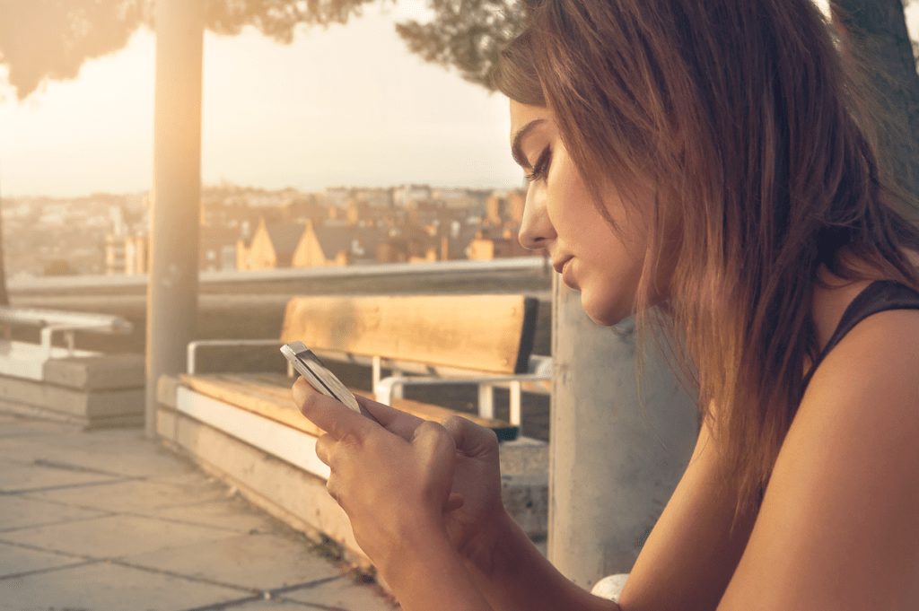 İnsanlar Neden Online Sohbet Odalarına Girer? Motivasyonlar, Amaçlar ve İçerikler